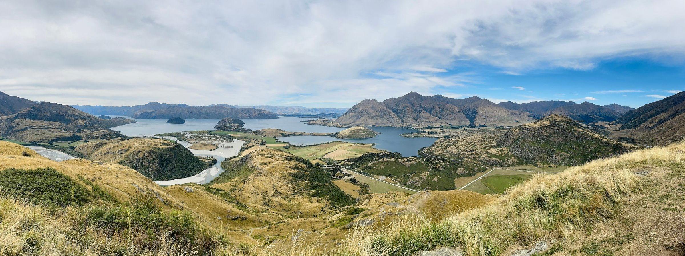 Lac Wanaka et montagnes en Nouvelle-Zélande